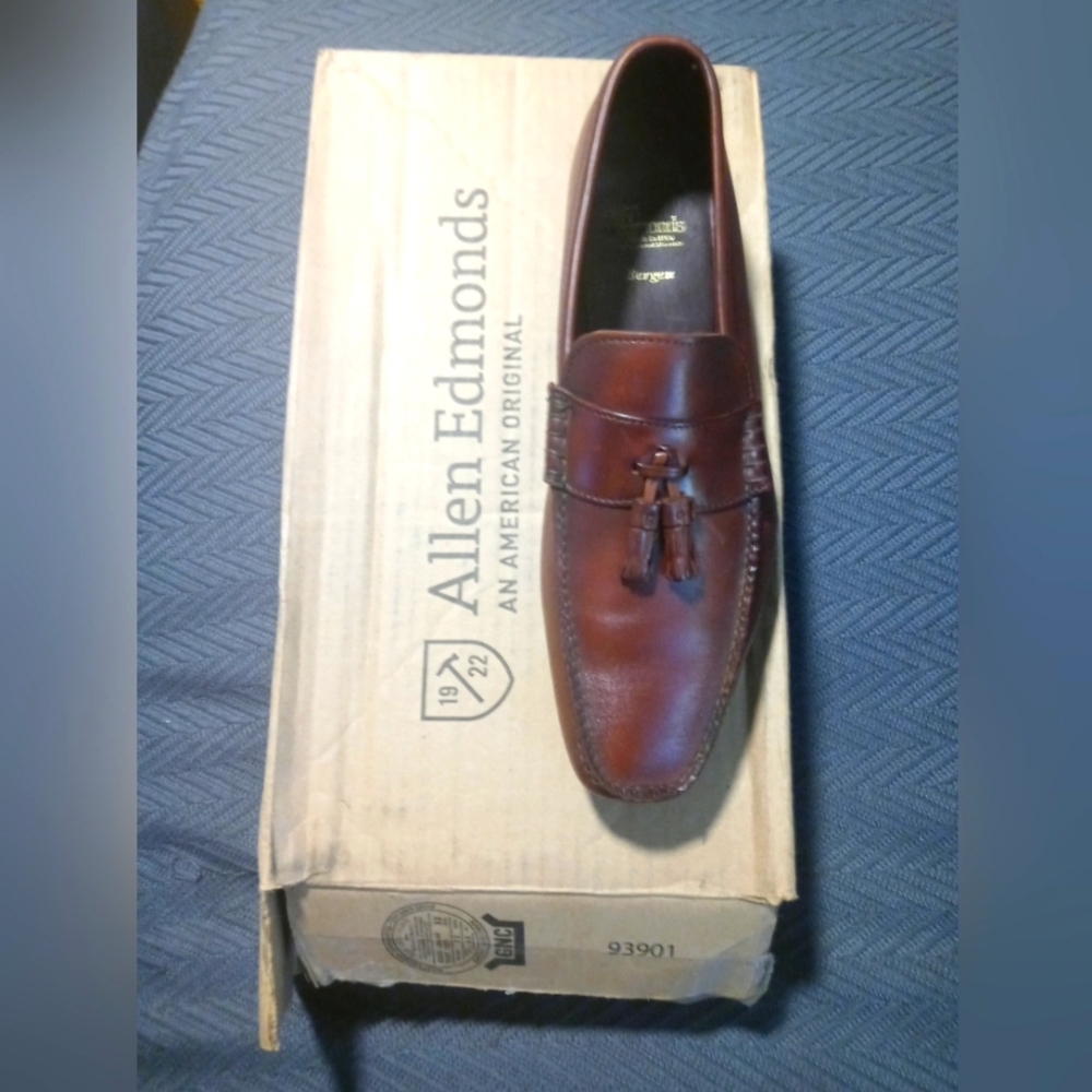 Men's leather shoes